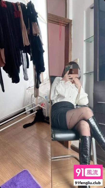 丝足少妇